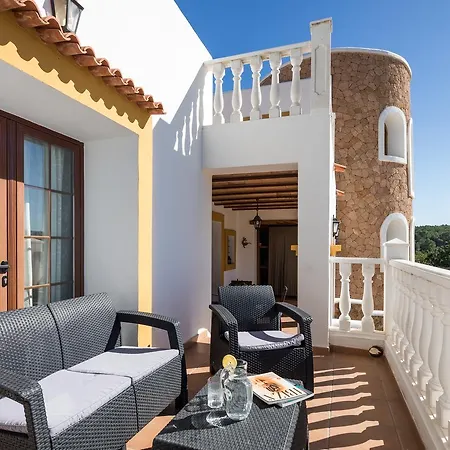 Senora * San Antonio (Ibiza)